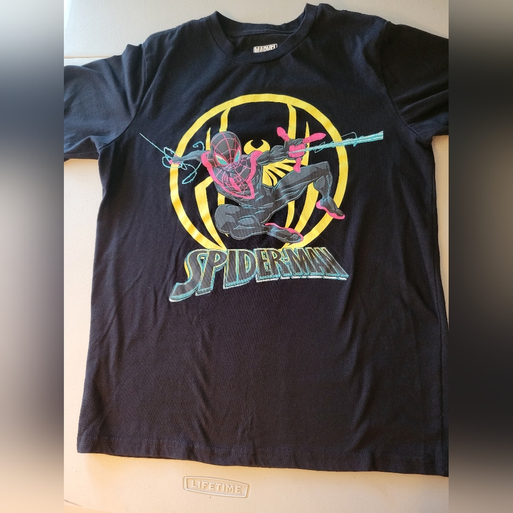 Marvel Spiderman Boys Shirt Like New!!!  Size L 10/12